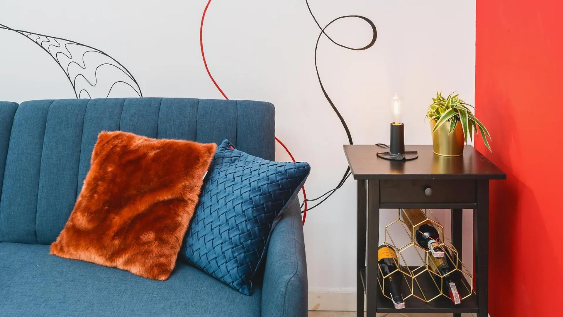 Unique Spacious 3 Bedroom Apartment - Old Town Loft - By Upstairs Krakow