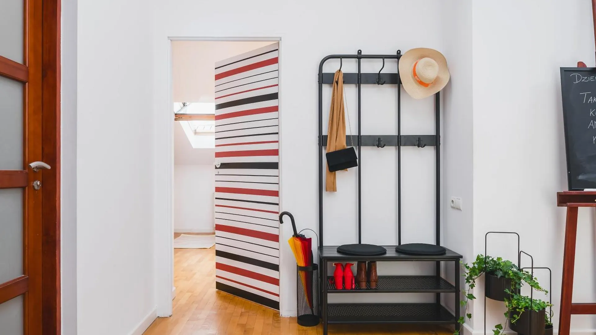 Unique Spacious 3 Bedroom Apartment - Old Town Loft - By Upstairs Krakow