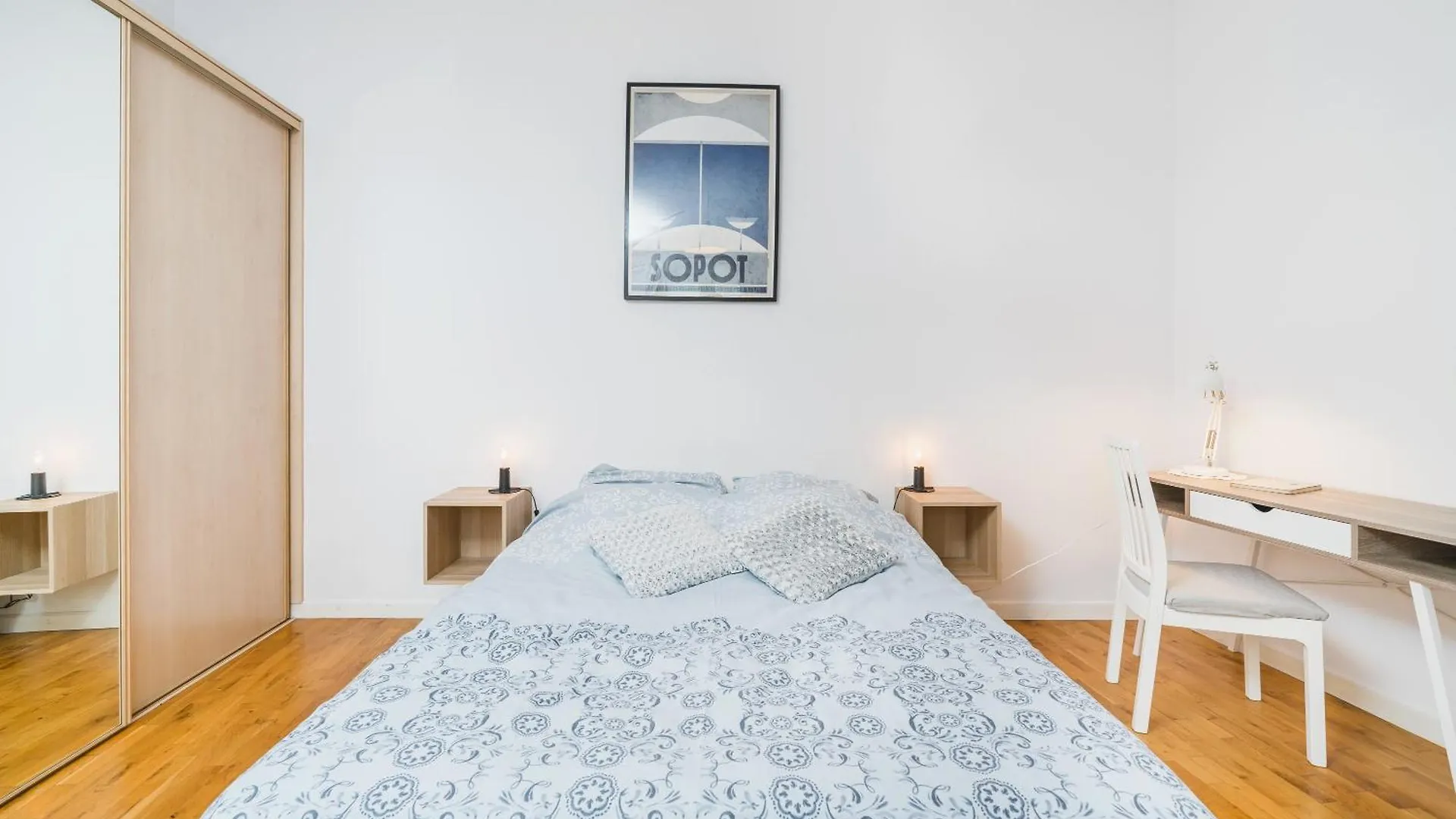 Unique Spacious 3 Bedroom Apartment - Old Town Loft - By Upstairs Krakow